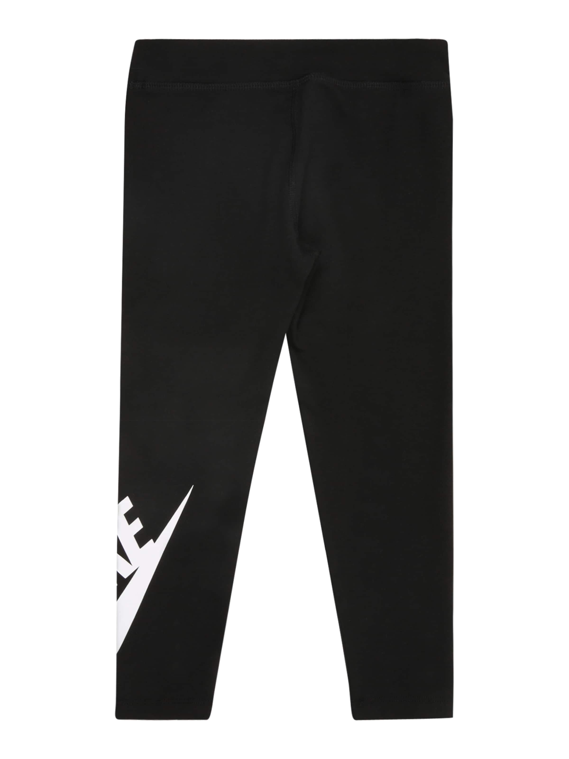 Nike SportswearSkinny Tajice 'Club' - crna boja