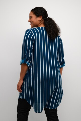 Robe-chemise 'Milana' KAFFE CURVE en bleu