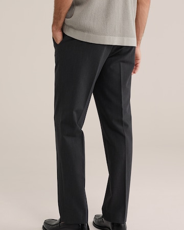 WE Fashion - regular Pantalón de pinzas en negro