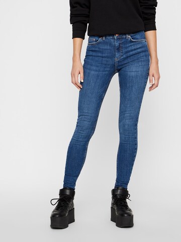 Skinny Jeans 'Delly' de la PIECES pe albastru: față