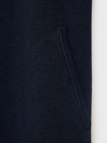 Manteau en tricot 'PAUL' MANGO en bleu