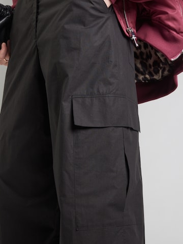 IRO Loose fit Cargo trousers in Black