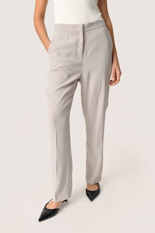Regular Pantalon 'Shirley' SOAKED IN LUXURY en gris