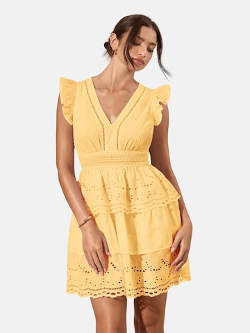 Robe Lipsy en jaune : devant