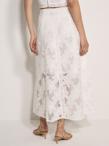 Jupe ' ' Apricot en blanc