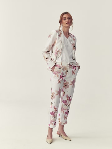 Regular Pantaloni 'Seremi 4' de la TATUUM pe alb