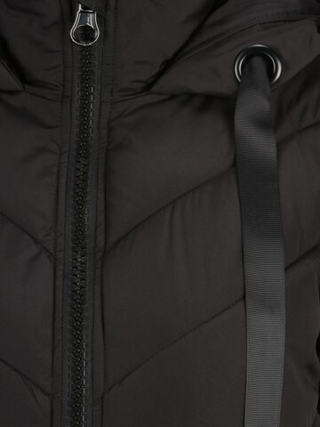 JDY Tall - Abrigo de invierno 'SKYLAR' en negro