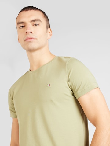 žalia TOMMY HILFIGER Priglundantis modelis Marškinėliai