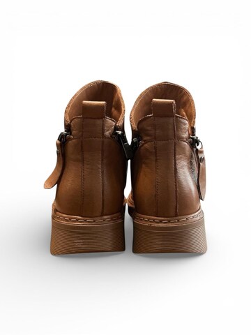 Begoria Boots in Beige