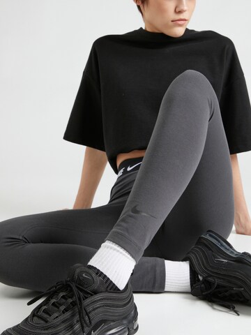 Nike Sportswear Skinny Legíny 'Club' - Sivá