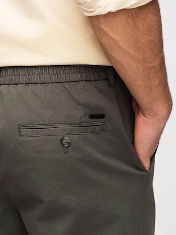 Regular Pantalon chino 'OM-PACP-0293' Ombre en vert