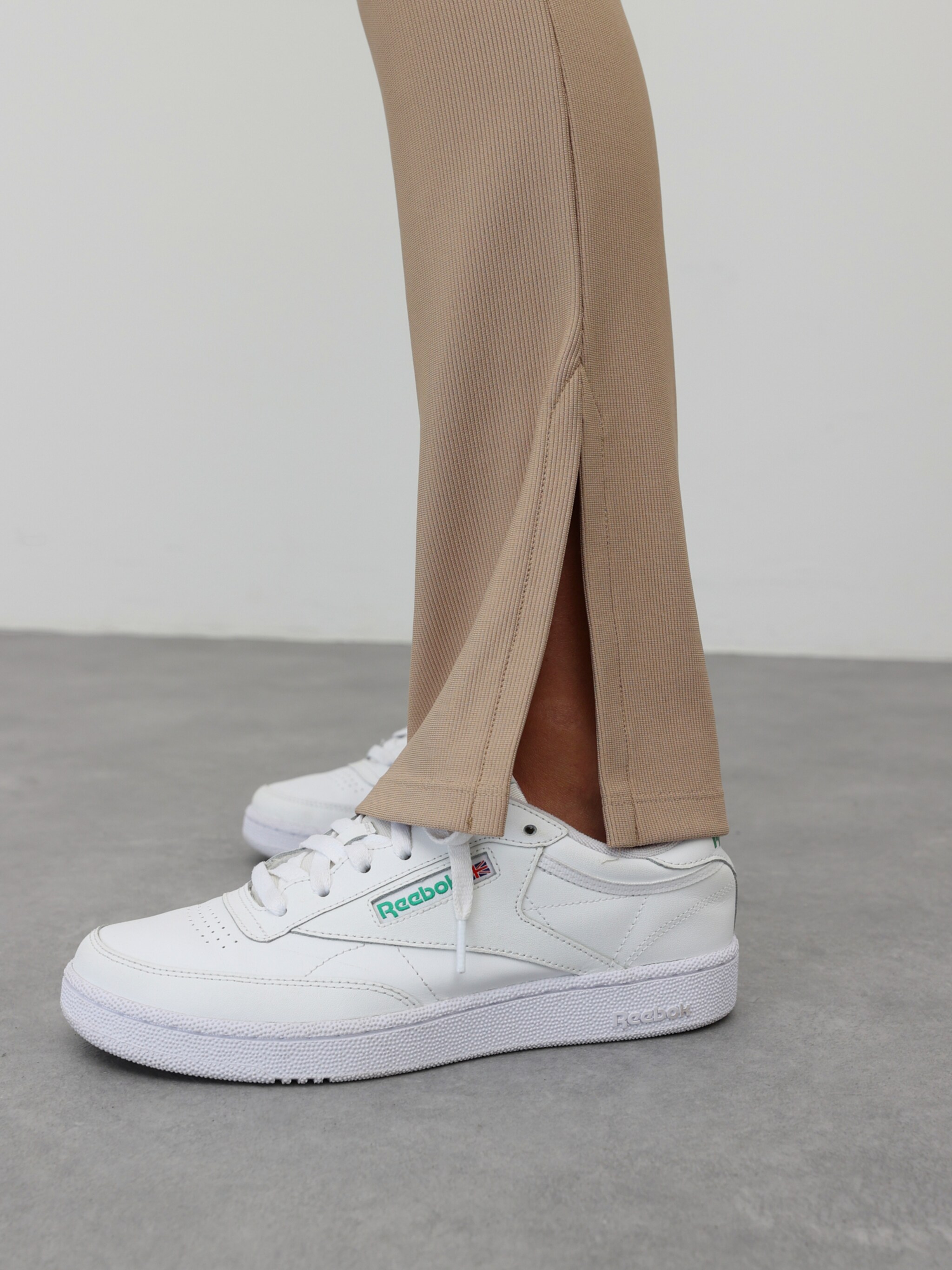 EDITED Produits Pantalon 'Zihna' beige foncé