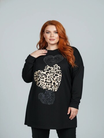 Shape Of You Sweatshirt in Black