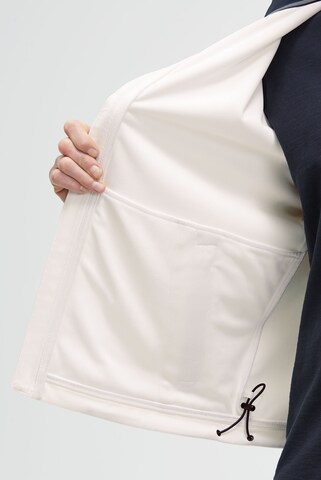 CAMP DAVID Performance Jacket in White