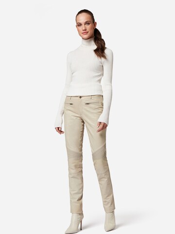 RICANO - Slimfit Pantalón 'Donna' en blanco