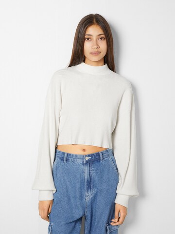 Bershka Sweater in Beige: front