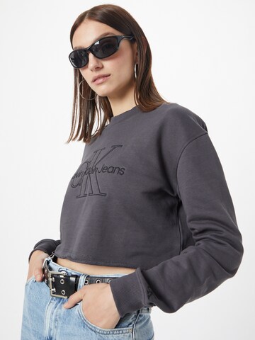 Calvin Klein Jeans Sweatshirt in Grau