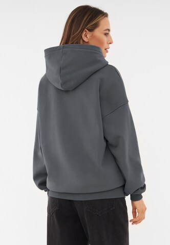 Felpa 'Cody Oversized' di Johnny Urban in grigio