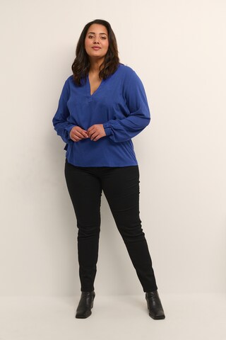 Camicia da donna 'Micca' di KAFFE CURVE in blu