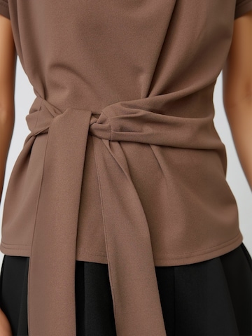 co'couture - Camiseta ' FarlconCC ' en marrón