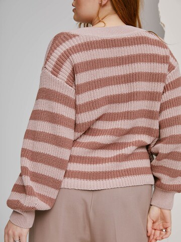 A LOT LESS Pullover 'Rafaela' i beige