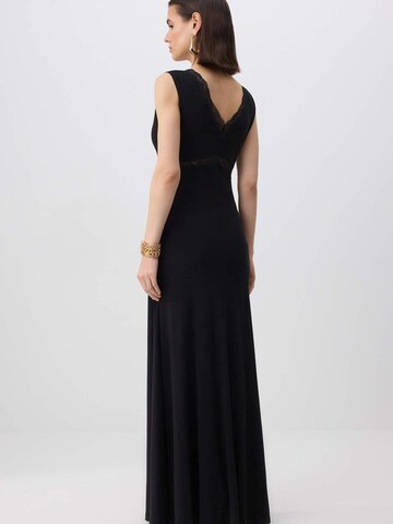Trendyol - Vestido en negro