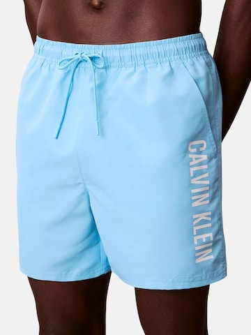 Shorts de bain 'CALVIN KLEIN MEDIUM DRAWSTRING Costumi da bagno' Calvin Klein en bleu