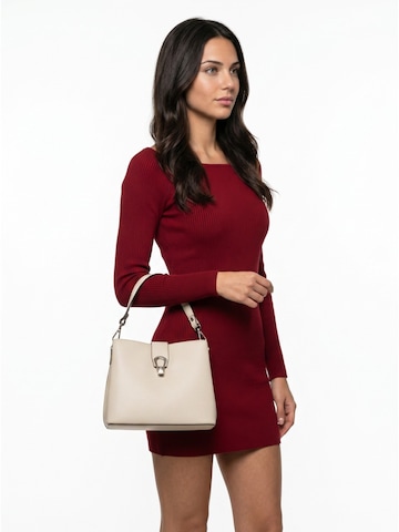 Cluty Crossbody Bag in Beige