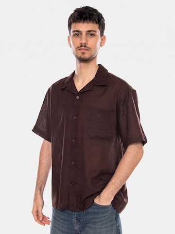 Only & Sons Comfort fit Button Up Shirt 'SHORT SLEEVES SHIRT COFFEE BEAN' in Brown: front