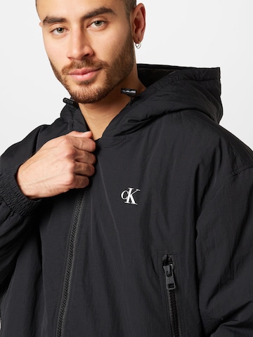 Calvin Klein Jeans - Chaqueta de entretiempo en negro