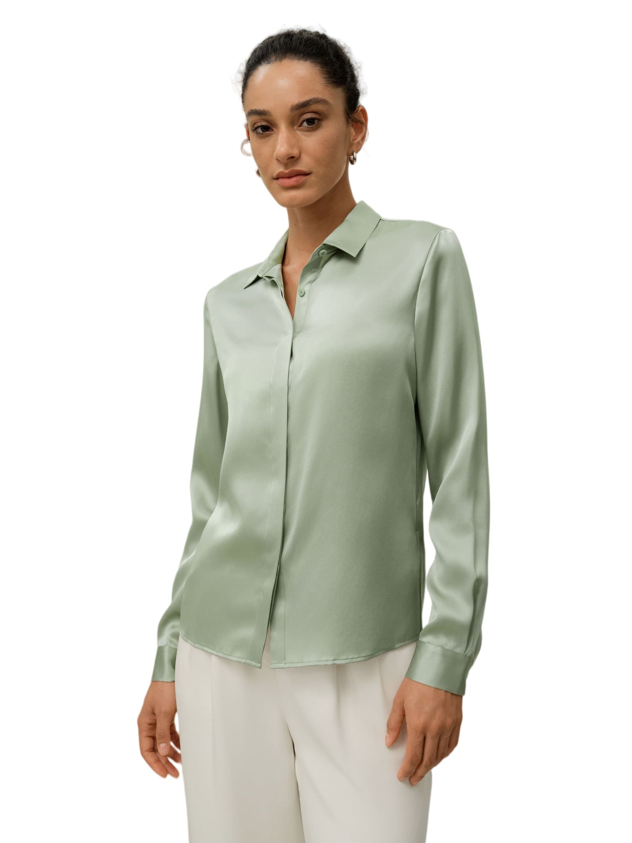 Lilysilk - Blusa en verde: frente