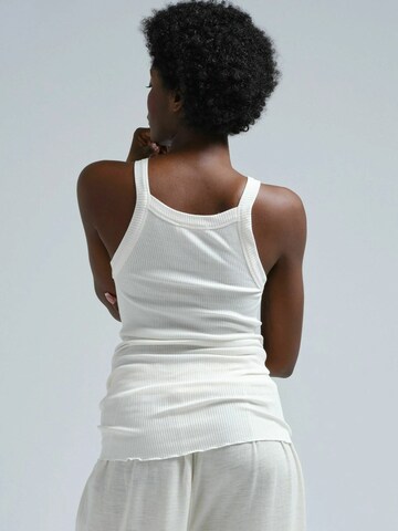 Seamless Basic Top 'Silky Daze' in Weiß