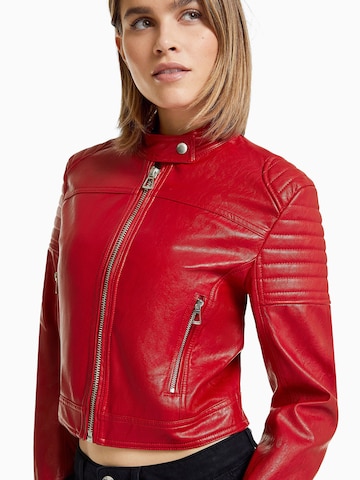 Veste mi-saison Bershka en rouge