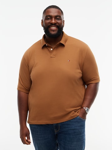 TOMMY HILFIGER Poloshirt '1985' in Braun: Vorderseite