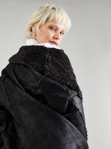 BDG Urban Outfitters Ανοιξιάτικο και φθινοπωρινό παλτό 'Spencer Borg' σε μαύρο