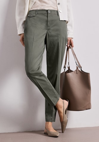 Coupe slim Pantalon à plis STREET ONE en vert : devant