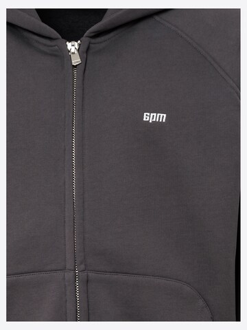 6pm zip hoodie black