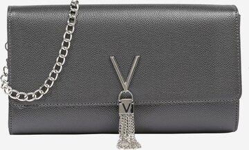Pochette 'Divina' di VALENTINO in grigio: frontale