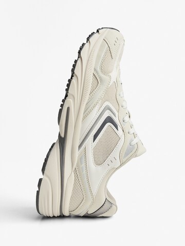 Baskets basses Bershka en gris