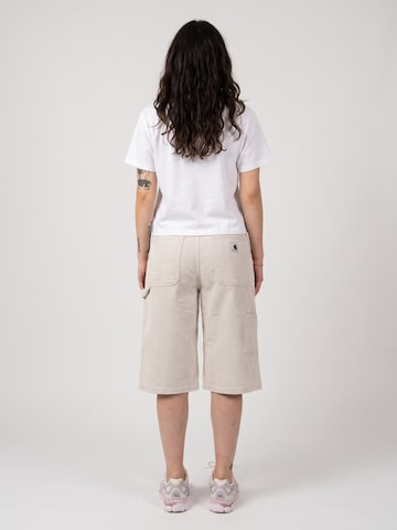 Carhartt WIP Luźne Spodnie 'W' Mercer Single Knee Short Mercer Stripe, Graphite' w kolorze biały