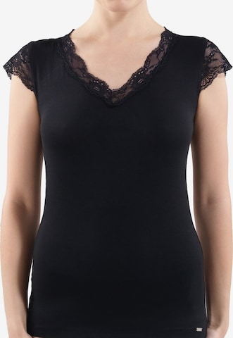 Blackspade Undershirt in Black: front