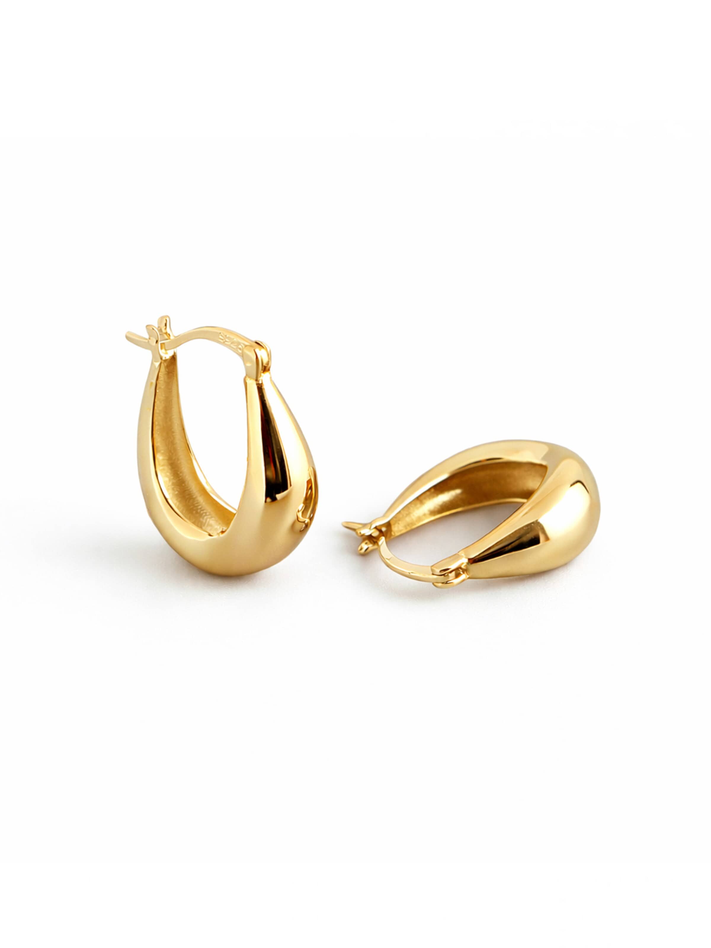 Staufergold Earrings 'Creolen „Goldtropfen“ – voluminös, glatt, elegant' in Gold: front