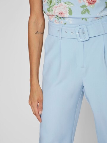 VILA Regular Pleat-front trousers 'Ivy' in Blue