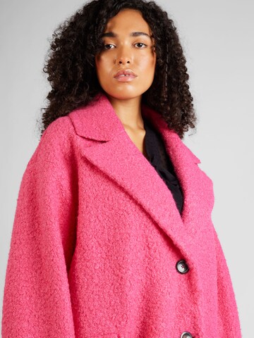 Manteau mi-saison 'VALERIA' ONLY Carmakoma en rose