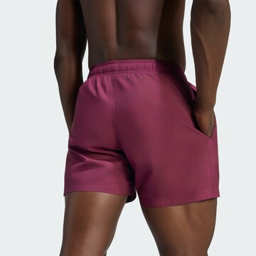raudona ADIDAS SPORTSWEAR Maudymosi šortai 'Ess'