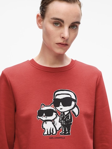 Bluză de molton de la Karl Lagerfeld pe roșu