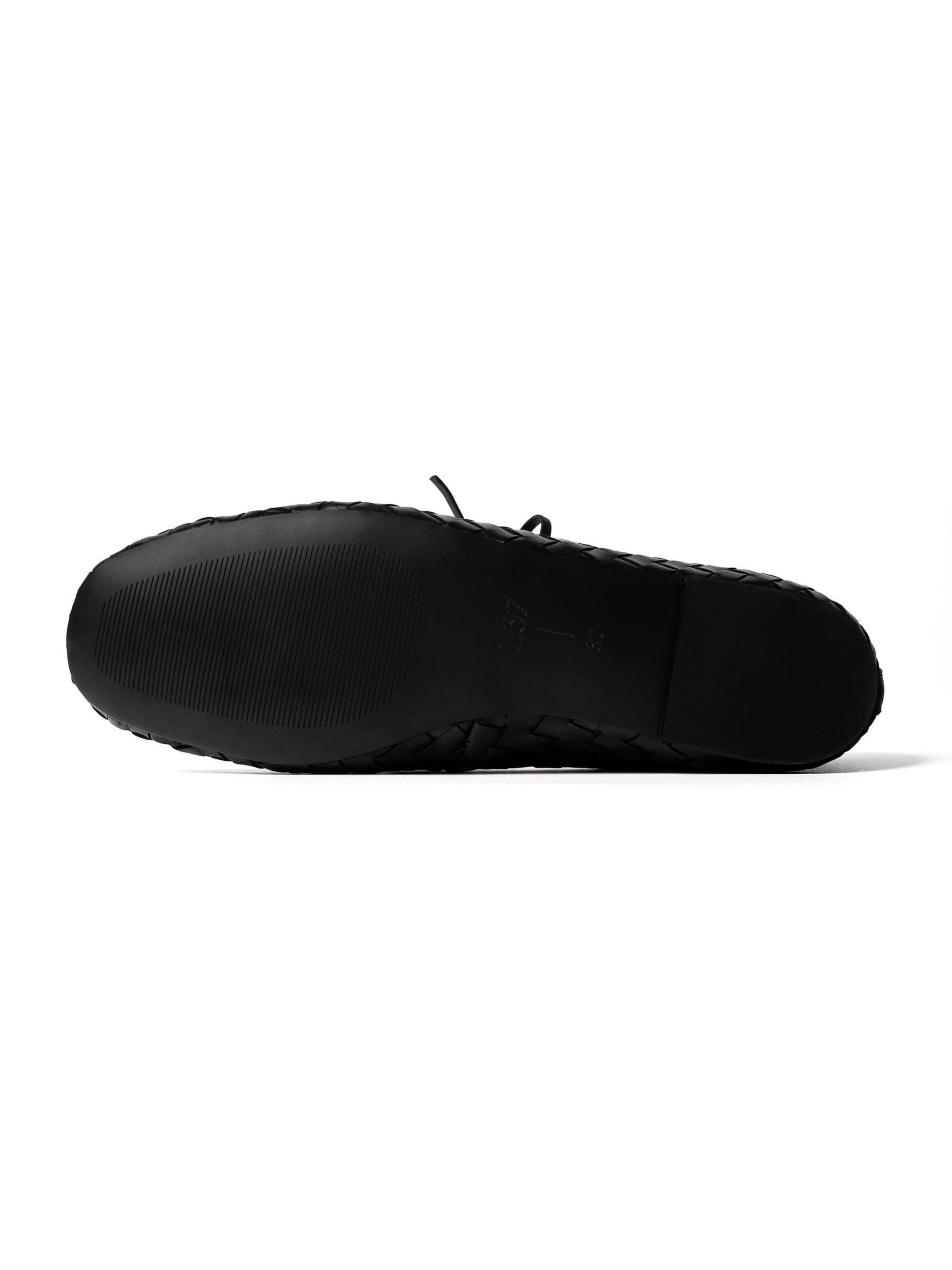 Chaussure à lacets 'SUNLIGHT ON MY SKIN' L37 HANDMADE SHOES en noir