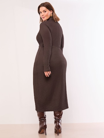 Rochie de la Lipsy pe maro