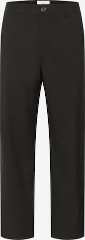 Matinique Loose fit Chino trousers in Black: front