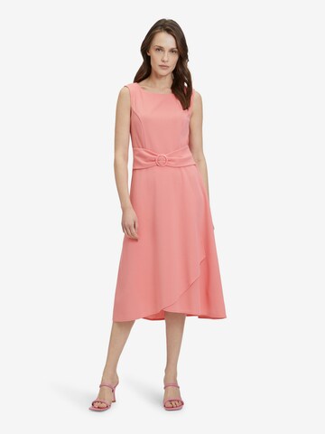 Robe fourreau Betty Barclay en rose : devant